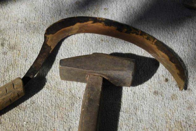 'Burada yaplan kllar ve sngler anl tarihimizde nemli bir yere sahip'  <br><br>  nebolu'nun Baklar Kyne bak almaya gelen ayn zamanda Doa Fotorafs Cebrail Kele ise u ifadeleri kulland:   <br><br>  'inde bulunduumuz yapnn ne zaman yapld konusunda hi kimsenin bir bilgisi yok. Bu ocak Candaroullar Beylii dneminden beri hi snmeyen bir ocak. Candaroullar beylii Dneminde belki de son beyimiz smail Beye buradan kl yaplmtr.  <br><br>  Belki de Fatih Sultan Mehmet buradan giden kllar stanbulda kullanld. Burada 800 yllk bir tarihimiz var. Geleneksel yntemlerle bak yaplan yerlerden bir tanesi burasdr... 