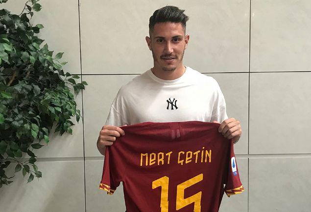                                                                 MERT ETN | Roma | Ya: 22 | Defans                                                       