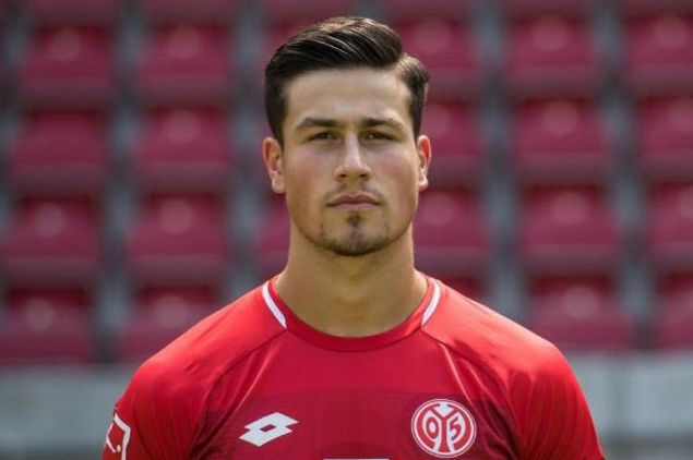                                                                 AHMET GRLEYEN | Mainz 05 | Ya: 20 | Defans                                                       
