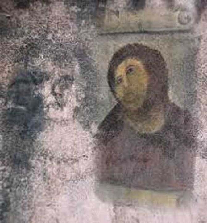 'Mara beni kurtar, buray terk etmek istiyorum'  <br><br>  Baz bilim insanlar bu olaylarn evin hanm Mara'nn etrafa yayd pisikokinetik enerji neticesinde meydana geldiini, bazlar ise daha nce orada bulunan mezarlktaki kiilerin teki alemdeki ruhlarnn bir tezahr ve isyan olduunu dnyorlar.             