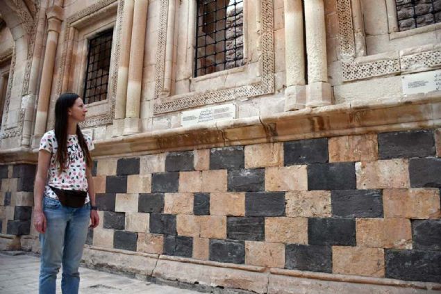 Mesaisi bittiinde ve izinli gnlerinde ise blgenin tarihi ve doal gzelliklerini gezen Dunn, Ar Da, shak Paa Saray ve kent mzesine adeta hayran kald.    