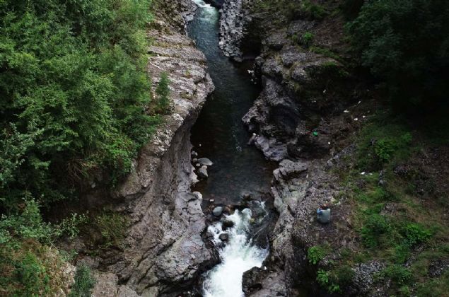 Kanyonun doa harikas bir yer olduunu ifade eden Ylmaz, 'Buraya gelmeden nce bu kadar gzel bir yerle karlaacam dnmemitim. Sesi dinlediinizde huzuru yakalyorsunuz, Buras doal yapsyla muhteem bir yer.' dedi. 