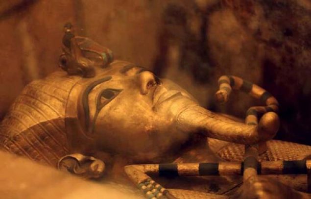 Tabut yakla��k 100 kg a��rl���ndayd�.  