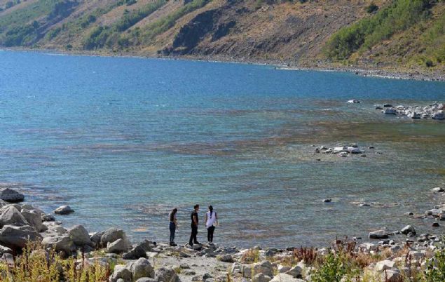Blgede huzurun salanmasyla zellikle Nemrut Krater Gl'nde kamp yapan ziyaretiler, hem gnein douunu hem de zirveden muhteem gzellie sahip Nemrut kalderasn izliyor.     