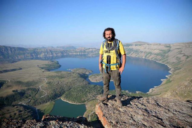 Nemrut'un gzelliklerini grmek iin arkadayla ekya'dan gelen Robert Hejzak, AA muhabirine yapt aklamada, 'Tatilini burada yapan bir arkadamn nerisi zerine buraya geldik...   
