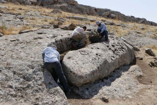 Halil Can ise Karahantepe'nin Gbeklitepe ile bir balantsnn olduunu bilmediklerini, alann incelenmesi iin gelen yetkililerden bunu rendiklerini ifade etti.  