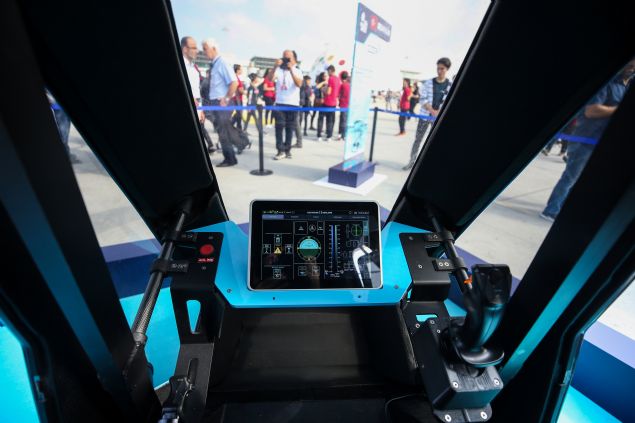 Gelecek dnemde Cezeri'nin hem kargo hem de kentsel hava tamaclna yn vereceini ifade eden Yac, yakn zamanda arac bir saatlik uu kapasitesine ulatracaklarn syledi.  