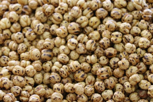 39 eit retilen leblebiler arasnda ilekli, karpuzlu, yourtlu, brtlenli, ikolatal, kakaolu, vanilyal, ekerlemeli, ball susaml, hahal, Trk kahveli ve portakall leblebiler ilgi gryor. 