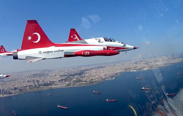 Boazn zerindeki uu, kokpit ii ve 360 derece kameralarla kaydedildi.     