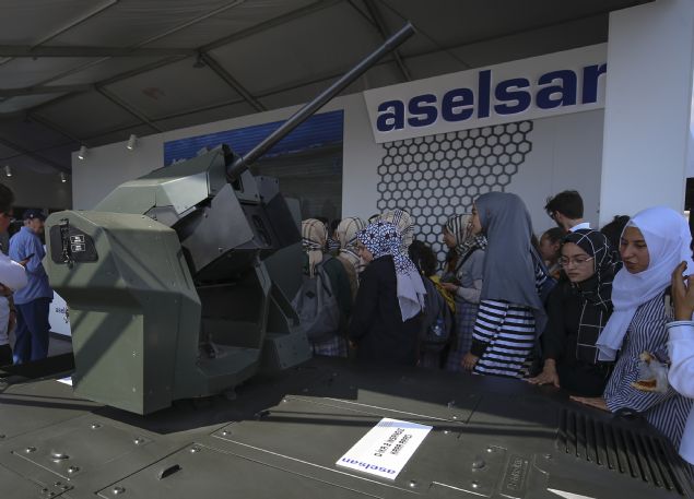 Glendirilmi yry sistemleri ve sspansiyon ile aracn, arazi ve yol koullarnda stn performans zellikleri kazandn dile getiren Katmerci, unlar kaydetti:    'UKAP, her trl sr koulunda (yzde 60 trmanma dahil) stabilizasyonu yksek at imkan, yksek hz ve mobilite, zrh opsiyonu, anti-tank roketleri dahil ok eitli silah sistemlerinin kullanmna msait, snfnda dnya leinde nc bir ara olarak yenilendi. 