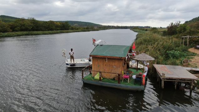 'Hobim oldu bu benim zevkle oturuyorum. Evde deiiklik yapmak istemiyorum. Bu bana yeter. nsanlarn ilgisinden oturamadm bile.'    