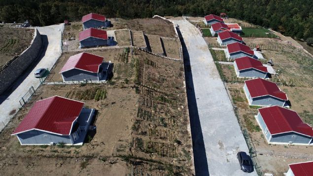 Hobi evleri, ehir yaamndan bunalan insanlarn baheyle ilgilenip doayla bulumasna imkan salad.   