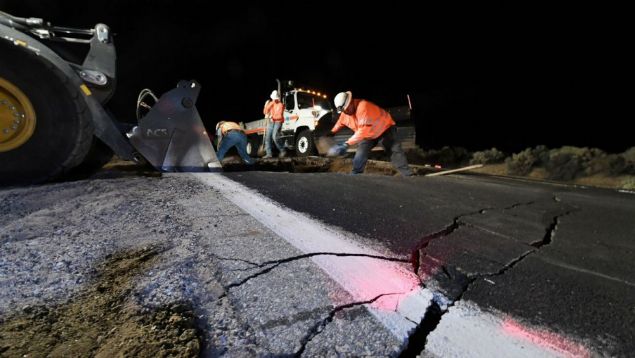 <div font-size:=' roboto=' style='box-sizing: border-box; margin: 0px; padding: 0px; border: 0px; color: rgb(51, 51, 51); font-family: '>  	Yaynlanan veride sismik faaliyet göz önüne alnarak Dünya'da meydana gelebilecek deprem hareketlilii skalasna yer veriliyor.</div>  <div font-size:=' roboto=' style='box-sizing: border-box; margin: 0px; padding: 0px; border: 0px; color: rgb(51, 51, 51); font-family: '>  	 </div>  <div font-size:=' roboto=' style='box-sizing: border-box; margin: 0px; padding: 0px; border: 0px; color: rgb(51, 51, 51); font-family: '>  	Hoogerbeets'in iddialar son derece ilgi çekici olsa da birçok uzman depremlerin önceden tahmin edilmesinin olanaksz olduunu söylüyor.</div>  <div>  	 </div>  