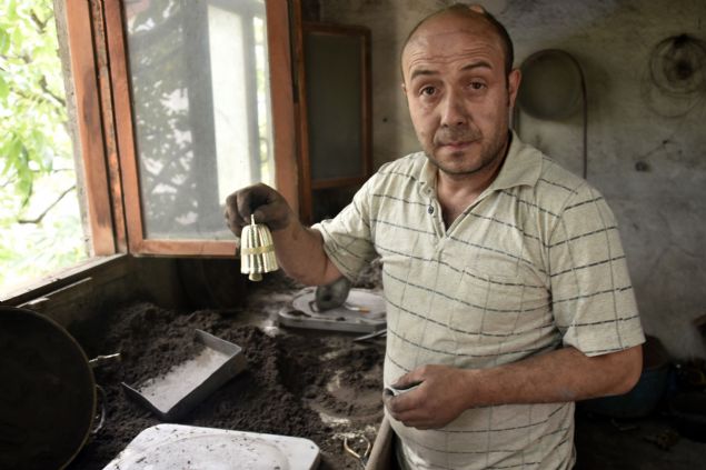 'Burada 15 ki�iyiz, bizde bu emeklilik konusunda madencilerin dahil oldu�u sistemden yararlanmak istiyoruz. �uanda mevcut sistemle ben 65 ya��nda emekli olaca��m.   