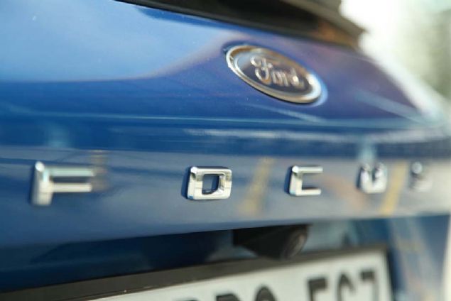 erit takip sistemi, arpma nleyici, hz snrlamalarn hatrlatan uyar klar, detayl yakt analizleri, ses sistemi, bitmek bilmeyen tular ve sr destekleri...   <br><br>  Otomobil dnyasnda tam otomatik pilotlar ne zaman grrz bilinmez ama oraya doru gidiin hzland gnleri yayoruz. Getiimiz hafta kullandmz Ford Focus ST'nin srnden kalanlar bunlar hissettirdi.   <br><br>  Bu otomobilin dikkatimizi eken taraflarn, sr izlenimimizi ve ekim 2019 kampanyas dahilinde satn alma maliyetini sizler iin derledik.       