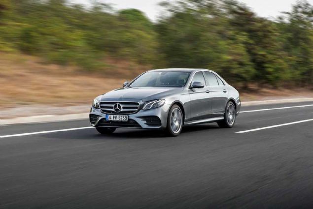 Mercedes, E-Serisi otomobil sahibi olmak isteyen mterileri iin, ekim ayna zel E-Serisi Sedan, E 300 Coup, E 300 Cabriolet model otomobil almlarnda markann anlamal kasko irketinin tercih edilmesi halinde 225.500 TL kredi tutarna 12 ay vadede yzde 0,99 faiz oran, 24 ay vadede yzde 1,09 faiz oran, 36 ay vadede ise yzde 1,19 faiz oran frsat sunduunu duyurdu.   