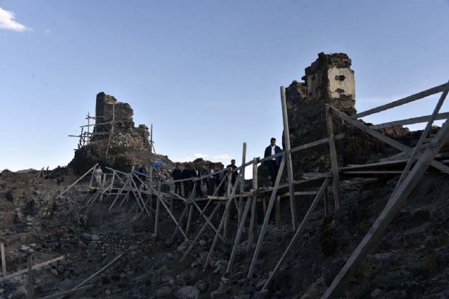 Canca'nn efsanesi  <br><br>  Canca kalesiyle ilgili anlatlan bir efsane ise u ekilde:       