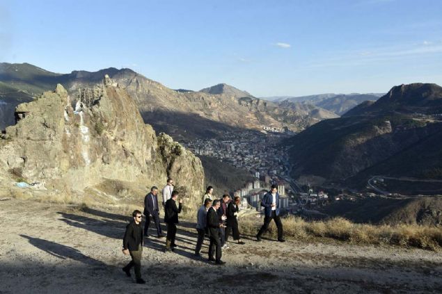 Btn Karadeniz'i dndmzde Canca Kalesi gemiten bugne yaanmln ok zel bir eklide insanla sunulaca deerli almalarla birlikte tekraren insanlarmzn ve btn blgedeki turizm asndan gelip gezmek isteyen vatandalarmzn zellikle urayaca, deneyim kazanaca, deneyim yaayaca bir blge olacak' dedi.       