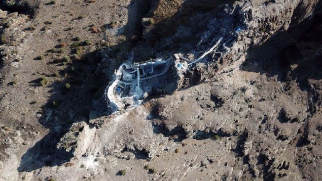 'Mitolojide de yerini alm bir efsaneden geriye ak adna aktlan gzyalarnn izleri kalmtr artk. Canca Kalesi komutan, Canca Kalesinde otururmu.   