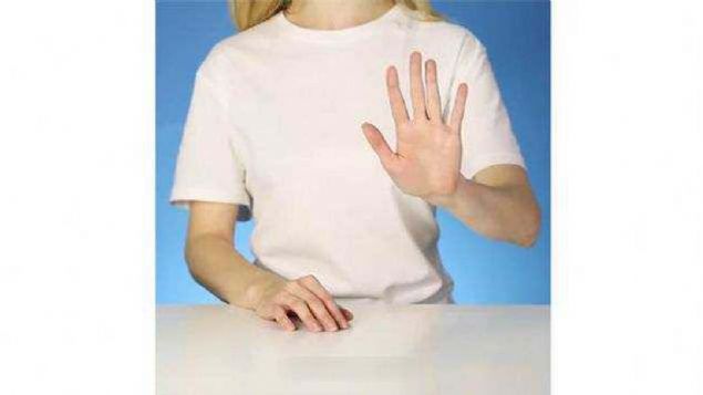 Elinizde yokken bir anda kibrit, k�rdan vb. �eyleri ��karmak, arkada�lar�n�za g�steri yapmak isterseniz,   