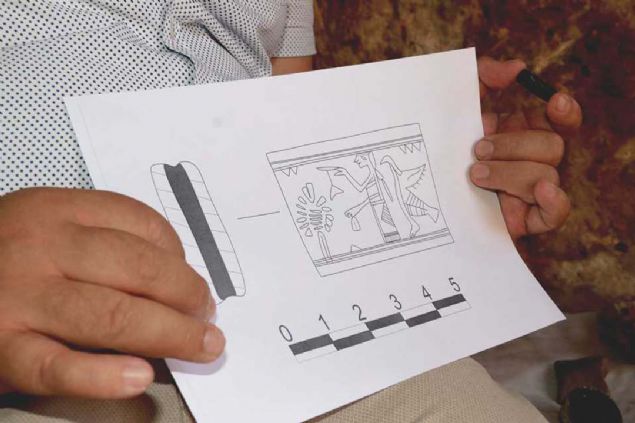 Asur dneminin Zerzevan Kalesi'nde olduunu bu eserler gstermi oldu. Artk Zerzevan'da 3 bin yllk Asur yerleiminin olduunu syleyebiliriz.'  <br><br>  (AA) 