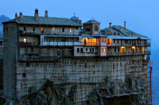 Blgenin stats Avrupa Birlii'nde byk tartmalara yol at  <br><br>  Avrupa Parlamentosu sosyalist grubunun Hollandal kadn milletvekili J. Svibel'in, AB lkelerinde temel insan haklar ile alakal 135 maddeden oluan raporu 255'e kar 277 oyla kabul edilmi ve bu haber pek ho karlanmamtr.    