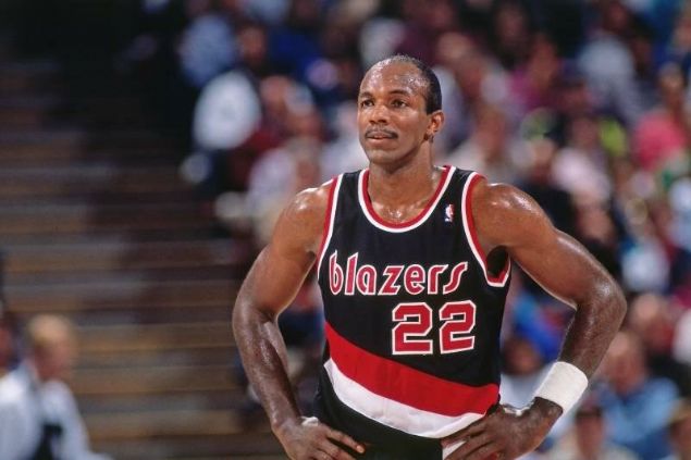                                                                32<br><br>  CLYDE DREXLER                                                            