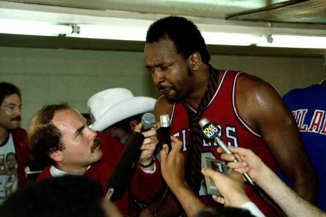                                                                 23<br><br>  MOSES MALONE                                                           