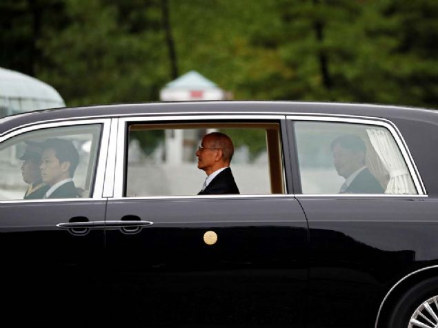 ift, st ak bir 'Toyota Century' ile 4,6 kilometre yolu kamuya ak ekilde katedecek.  