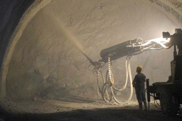 T�rkiye'nin en uzun kara yolu t�nelinin ula��ma a��lmas�n�n ard�ndan bu yolun 40 dakikada al�naca�� tahmin ediliyor. 