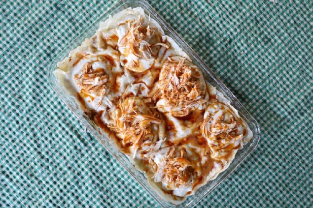 Tavuk ya da et suyuyla slatp `damat paas yapyorlar. sminin damat paas olmasnn sebebi, krk bir grnts var. Bunu da damadn paalarna benzetmiler... 