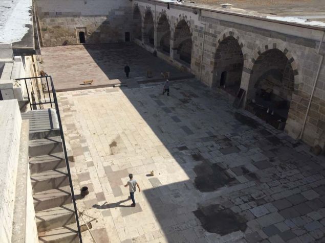 �ok say�da yerli ve yabanc� turist bu han� ziyarete geliyor. Konya'n�n �nemli tarihi ve turistik mekanlar� aras�nda yer al�yor... 