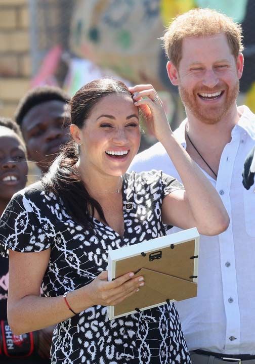 ingiltere Kraliyet Ailesi'nden Prens Harry ve Meghan Markle ifti, ITV'de yaynlanan ve ses getiren rportajlarndan Gney Afrika'ya yerlemenin 'yi bir fikir olabileceini' dile getirdi.    