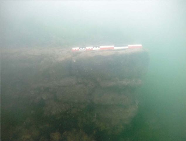 'Bize baz eyler sylyorlard. O talep zerine, sa olsun bakanlarmz da Kltr ve Turizm Bakanlmza ilettiler. Byle bir almaya baladk.   <br><br>  Onlarn sayesinde su altnda byle ciddi bir yapy bulduk. Tabii bu Bizans mparatorluu'nun Hallar iin yapt bir kale. Hereke Kalesi'nin karsnda olmas, onun bir benzeri olduu dnlyor.    