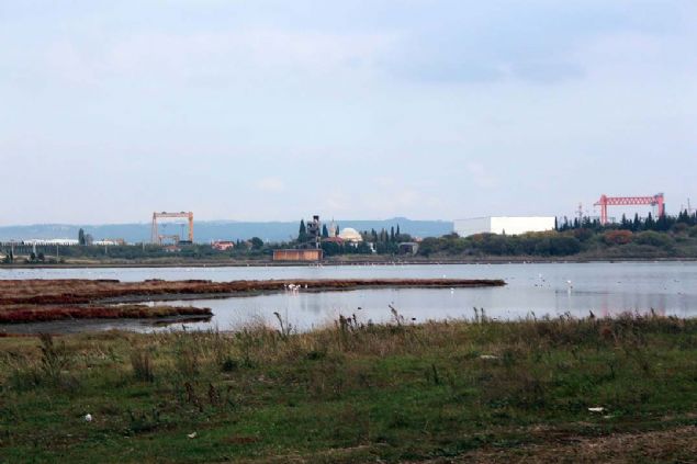 Antik dnemde su altnda kalan bir ehir olduunu vurgulayan Bykgm, 'skeleleriyle nemli bir lojistik nokta gney Marmara asndan. Bizim bu almalardan muradmz sanayisiyle, tarmyla n plana kan Altnova'y turizmiyle de bu anlamda gelitirmek. nallah yapacamz bu kaznn tabii 2-3 ayr faz almalar da devam edecek.' diye konutu.    