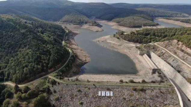 Doluluk oran� y�zde 3'�n alt�na inen Papu�dere baraj� ile doluluk oran� y�zde 5'e inen Kazandere baraj�, su seviyesi baraj kapaklar� ve tahliye kanallar�n�n alt�nda kald��� i�in kullan�m d��� kald�. 