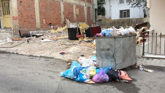 Eylemin 4. g�n�nde Maltepe�de bulunan baz� mahallelerde de ��pler birikmeye ba�lad�.   