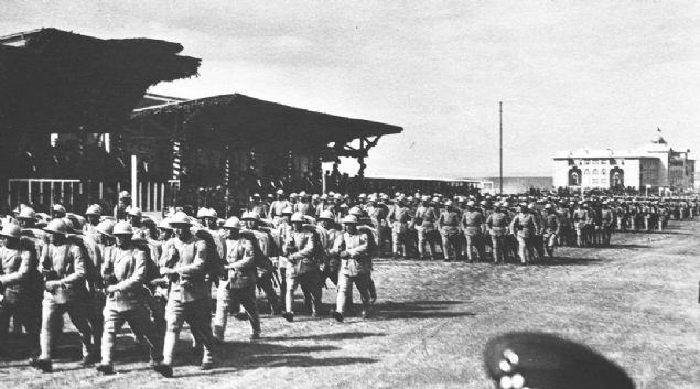 Bunun zerine krsye gelen Mustafa Kemal, konumasn 'Trkiye Cumhuriyeti mesut, baarl ve muzaffer olacaktr.' szyle tamamlad.    