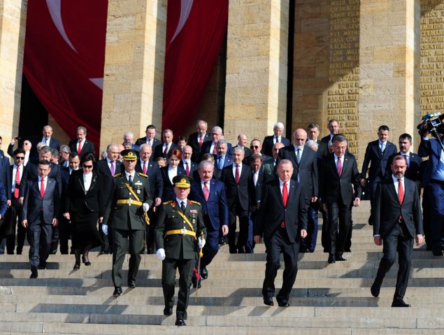  Bamszlmza ve milli bekamza ynelik saldrlarn artt bir dnemde, kurtulu savamz zafere tayan direni ruhuyla mcadelemizi kararllkla srdryoruz.  