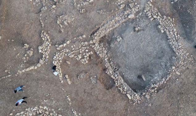 Mardin'in Darge�it il�esinde 11 bin 300 y�ll�k oldu�u tahmin edilen tap�nak bulundu.    