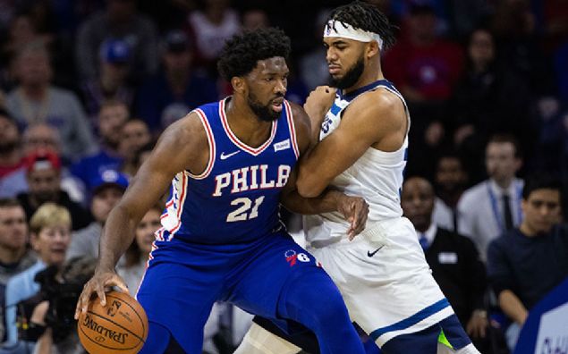 NBA'de yeni sezon hararetli balad. Minnesota Timberwolves ile Philadelphia 76'ers arasndaki mcadele epey sert geti. Philadelphia'nn All-Star yldz Joel Embiid ile Minnesota'l Karl-Anthony Towns arasnda ok iddetli bir kavga kt. te o kareler...  <br>                                                                  NBA'de Philadelphia'nn Minnesota'y 117-95 malup ettii maa, kan kavga damga vurdu.                                                       
