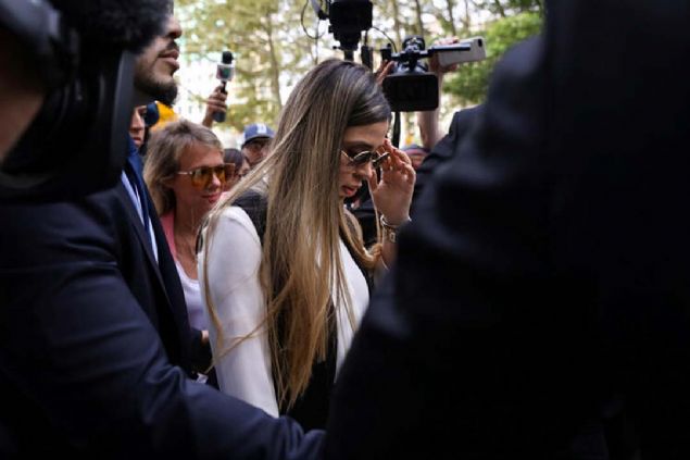 4.Narko-metresler   <br><br>  FBI'n yapt takiplerle ortaya kard bir dier 'tuhaflk' El Chapo'nun sevgililerini narkotik operasyonlar iin kullanmasyd.     