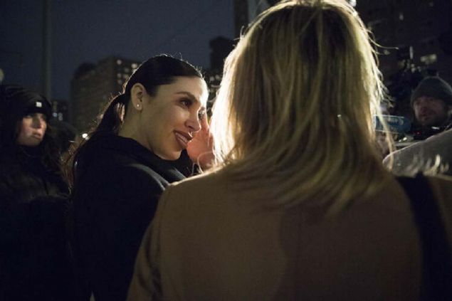 Belgeler, El Chapo'nun ya en kk kzlara 'vitaminlerim' dedii ve onlara tecavz etmenin 'hayat verdiini' iddia ettiini ortaya koyuyor.  <br><br>  Guzman'n avukat sulamalar reddederek bu iddialarn 'ok nyargl ve bir mahkemeye sunulmak iin ok temelsiz' olduunu syledi. El Chapo'nun ei Emma Coronel ise, FBI kocasnn baka kadnlara att ak mesajlarn okurken sessiz kald.        