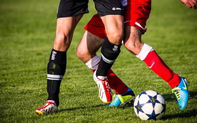                                                                 Sper Lig'de 10. haftasnda perde yarn oynanacak Galatasaray-aykur Rizespor mcadelesiyle alacak.  <br><br>      lk yarsnn biti dd 30 Aralk'ta alacak Sper Lig'de heyecan 17 Ocak tarihinde kald yerden devam edecek. 17 Mays tarihinde ise Cemil Usta Sezonu sonlanacak.                                                             