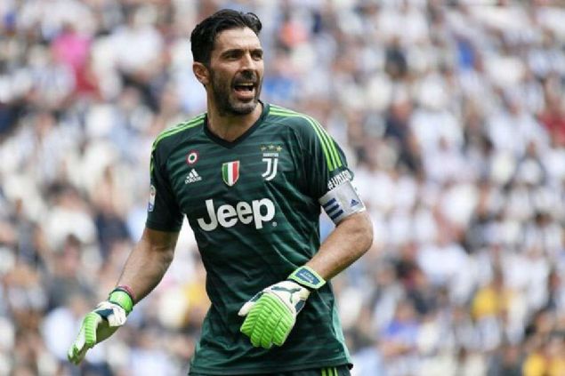                                                                 GIGI BUFFON - JUVENTUS  <br><br>  KALEC                                                           