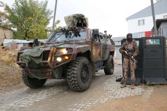 Kent merkezine yaklak 80 kilometre uzaklkta bulunan, geen yllarda ad terr olaylar ile anlan 10 bin nfuslu ukurca ilesinde huzur hakim oldu.   