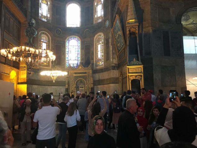 stanbul'a en ok Alman vatandalar geldi. Yln ilk 9 aynda kente gelen Alman says da yzde 5 artt.  <br><br>  858 bin Alman kente gelirken, Almanlar 687 bin ile ranllar, 545 bin ile Irakllar ve 512 bin ile Ruslar takip etti. Kente gelen inli turist saysnnyzde 11 art ile 300 bine ve Kuveytli turist saysnn da yzde 30.7 artla 279 bine ykselmesidikkat ekti.           