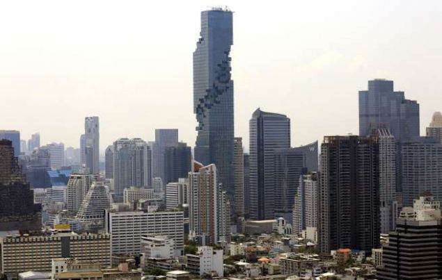 MahaNakhon � Bangkok, Tayland  <br><br>  77 katl�, 314,2 metre y�ksekli�indeki bu bina, �lkenin en y�ksek binas�. ��inde 200 konutluk bir rezidans da bulunan g�kdelendeki dairelerin fiyat� 1,100,000-17,000,000 dolar aras�nda de�i�iyor.        