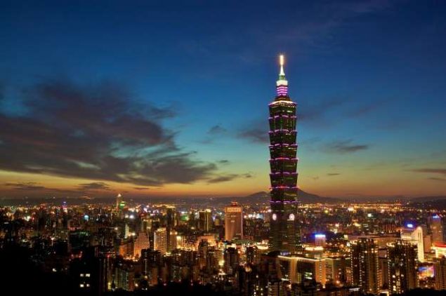 TAIPEI 101 � Taipei, Tayvan  <br><br>  Taipei 101, 2004-2007 y�llar� aras�nda d�nyan�n en y�ksek binas� iken daha sonra bu �nvan� Burc Halife'ye kapt�rd�.  �smini binada bulunan kat say�s�ndan alan bina 508 metre y�ksekli�inde.        