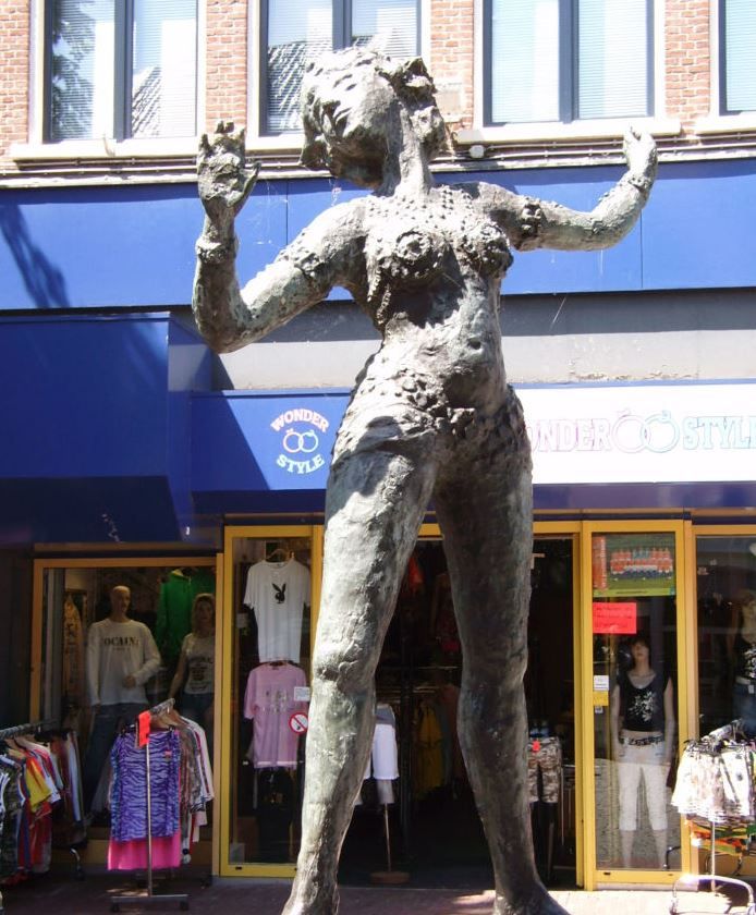 Leeuwarden Mata Hari'n heykeli 